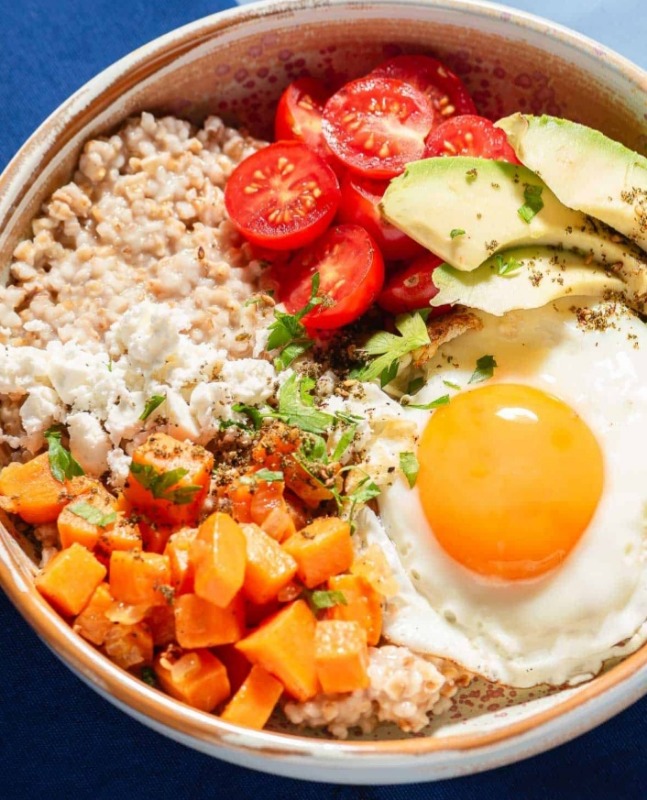 Veggie And Egg White Oat Breakfast Bowl recipe by Nome on Tamub}